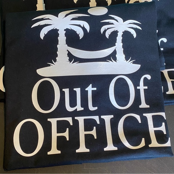 Out of office travel Tee - Picture 1 of 1